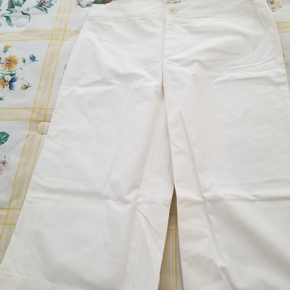 NWT Banana Republic Off White Bermuda Pants